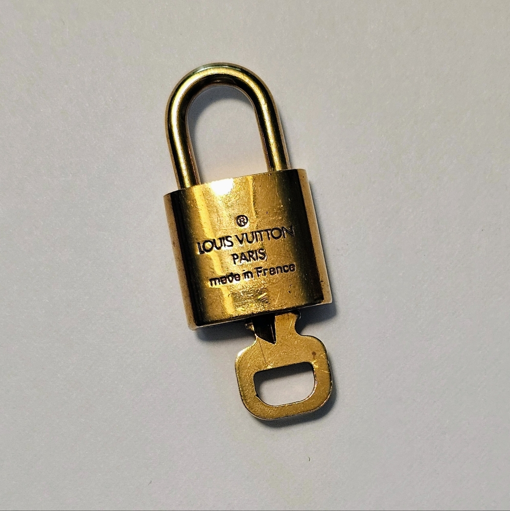 Louis Vuitton Brass Lock #321 Vintage 90s - Picture 3 of 6